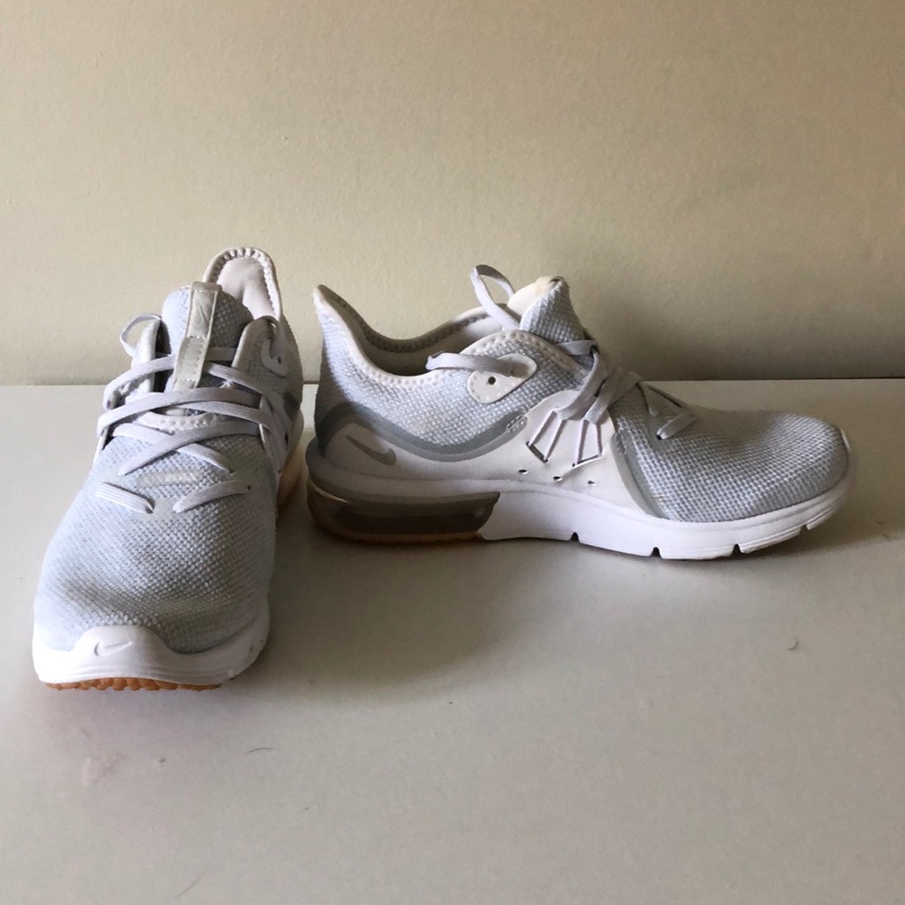 Nike Air Max - size 7